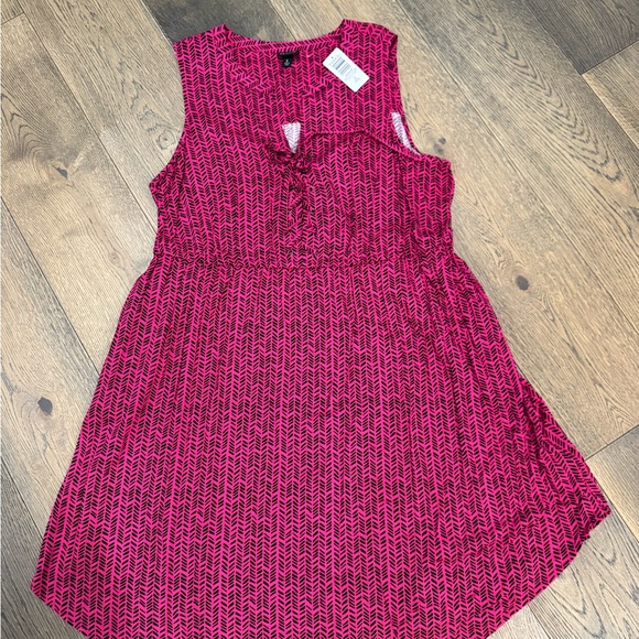 torrid Dresses & Skirts - Torrid Pink and Black Geometric Dress NWT Size 2X